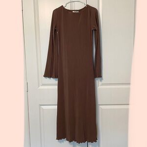 NWT NA-KD Fashion Pleated Midi Dress
